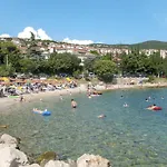 In Fuer 3 Personen Mit Balkon By Interhome Apartman